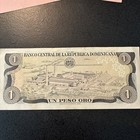 Two Banco Central De La Republica Dominicana Un Peso Oro Bank Note   Circulated