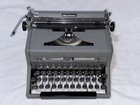 Vintage 1949 Royal Quite Deluxe Portable Typewriter With Case   Manual - Works