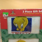 Vintage 1999 Tweetie Bird Looney Tunes 3 Piece Gift Set Soap Pump  Towels Nib