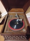  working  Vintage Silvertone Wind-up Phonograph gramophon     Wood Cabinet   antique