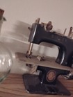 Singer Sew-handy Model 20 Toy Sewing Machine    Black Cast Iron    Hand Crank