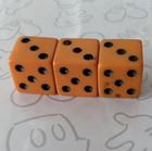 3 Vintage Butterscotch Dice Plastic  Bakelite  Black Pip 5 8 