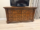 Traditional Wood Bedroom Set     Bed  Dresser  Chest   2 Nightstands