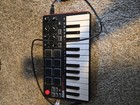Akai Mpk Mini 25 Key Electronic Keyboard - Black red white