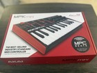 Akai Professional Mpk Mini 25 Keys Keyboard Controller  Usb  slightly Used   
