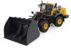 Universal Hobbies 1 50 Komatsu Wa475-10 Wheel Loader W  High Dump Bucket Uh8171
