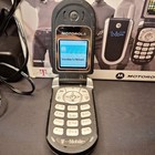 T Mobile Motorola V Series V180 Piano Black Clamshell Flip Phone Cellular Cell