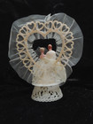 Vtg Circa 1950s Wedding Cake Topper Bride Groom Lavish Lavish Lace Gown Heart