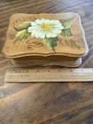 Vintage Wood Box Hand Painted White Daisies   Leaves With Lift Off Lid