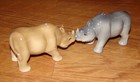 Rhino Salt   Pepper Shakers  attractives Collection  11301  Magnetic  Rhinoceros