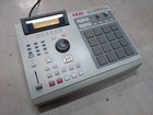 Akai Mpc 2000xl Midi Production Center Drum Sampler Rhythm Machine