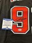 1997-98 Mitchell   Ness Swingman Dennis Rodman Signed Black Bulls Jersey Beckett