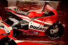 Maisto Gp 11 Ducati Nicky Hayden Motogp 1 10 Scale  31193 