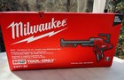 Milwaukee Cordless 10oz Calk   Adhesive Gun  2441-20    M12 Xc 3 0 Battery Pack