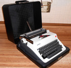Olympia Deluxe Sm9 Portable Manual Typewriter W case Excellent Cond   Works Good