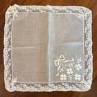 Vtg White Linen Embroidered Bouquet Of Flowers Lace Handkerchief Great Condition