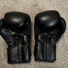 Sanabul Essential Gel 10oz  Boxing Gloves Unisex Kickboxing Mma Muay Thai Gloves