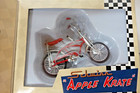 Xonex 35100 Schwinn  apple Krate  Sting-ray Miniature Limited Edition 1 20 Scale
