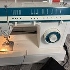 Singer Sewing Machine  5817c  5 Stitch  Heavy Duty  Pedal  Manual   More- Works