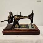 Gorgeous 1902 Singer Hand Crank Sewing Machine 28 Coffin Case Fully Tested 