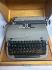 Remington Quiet-riter Manual Typewriter With Wooden Carrying Case Works Great