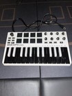Akai Professional Mpk Mini Midi Keyboard Controller 25 Keys Pad Triggers Usb