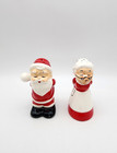 Vintage 1950 s Christmas Santa   Mrs  Claus Kissing Salt pepper Shakers Japan   