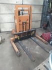 Rol-lift Psf25  2500lb Lift Takes 2 12 Volt Batteries   Max Lift Height 38 Inche