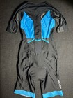 2xu Men s Aero Sleeved Tri Suit - Blue black With Ice X - Size Medium