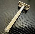Vintage Gillette Lady    champagne     Starburst Safety Razor 1965 K1