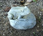 Latex Frog Mold For Plaster And Cement Statues  2 75 h X 3 5  X 2 5 