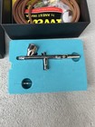 Iwata Ecl4502 Eclipse Set Gravity Feed Dual Action Airbrush New In Box