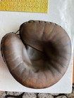 Vintage 2-button Bennie Bengough Baseball Catcher s Mitt   Glove