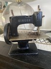 Antique Vintage Miniature Singer Child   s Sewing Machine