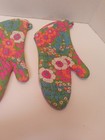 1960s Vintage Flower Power Pot Holder Set