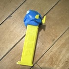 Pez Dory Finding Nemo Blue Fish Dispenser - Yellow Stem  Cartoon Characters