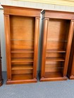 67748 Elegant Set Of Three Classic Mahogany Bookcases With Adjustable Shelves