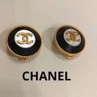 Chanel Vintage Button Round Earrings Black White Gold Plated Cc Logo 95a Clip-on