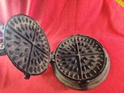Vintage   Antique Unbranded 78 Waffle Iron Maker  6  Waffle  Unique Design  