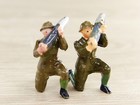 Britains Toy Soldier Artillery Shell Loader Infantry Set Of 2  W  Britain  V102