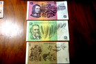 3 Australia Banknotes  1-2-5 Dollars 1980 Banknotes