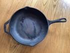 Lodge 10in Round Cast Iron Skillet    9 Inch Square Unbranded Cast Iron Skillet