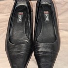 Ecco Women   s Black Leather Pumps Shoes Size 39 2  Heel