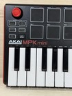Akai Professional Mpk Mini Mk3 Keyboard Controller Black Red White W  Usb-b