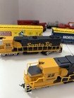 Lot Of 12 Pc Bachmann Train Set 2 Engines W  Animals   Train Cars 14503   14103