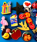 25 Vintage And Modern Realistic Goofie Novelty Buttons