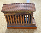 Souvenir Miniature Building - Maison Carr  e  Nimes  france    resin 