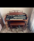 Vintage Organ Excellent Condition
