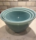 Vintage Set Of Three Jadeite Delphine Blue Nesting Mixing Bowls 