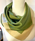 New 26 In  Med  Sq   Cream  And Green Geometric Pattern 100  Polyester - Ps 1009